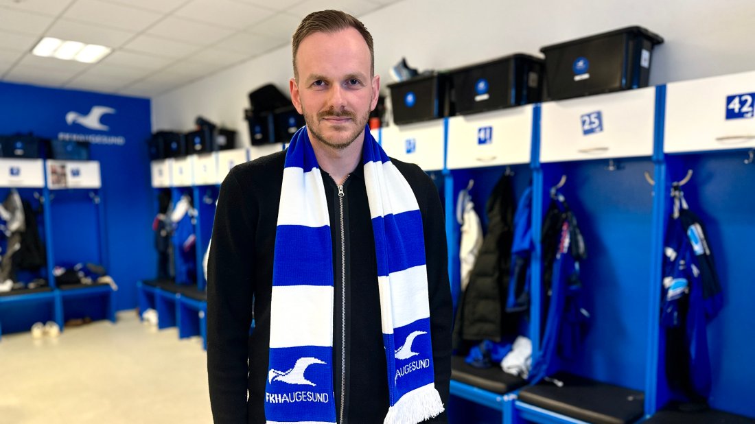 Endre Eide i garderobe.